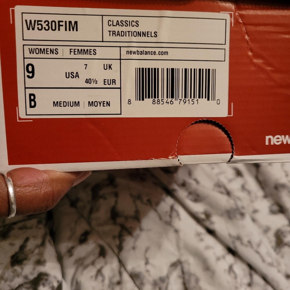 New Balance sneaker Peach and gray